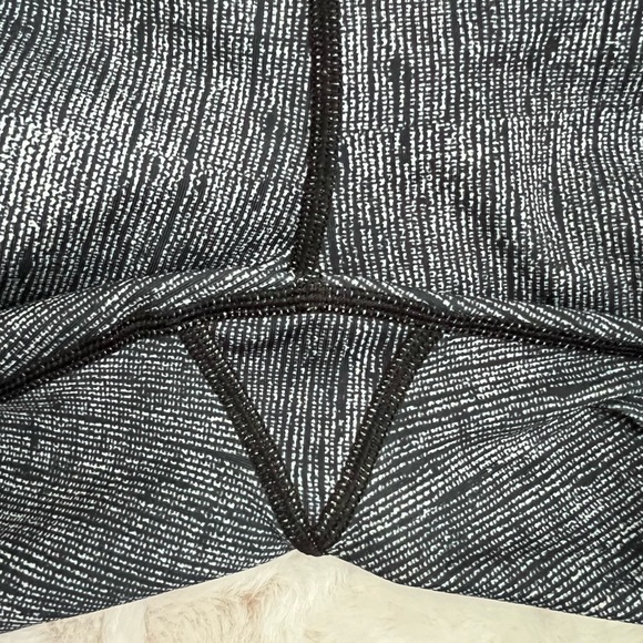 Lululemon Wunder Under Burlap Texture Cropped Leggings Size 4 - Picture 10 of 16